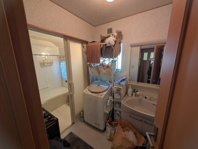 【独立洗面台】 | 鎌ヶ谷市東中沢4丁目　中古戸建て | 洗面室