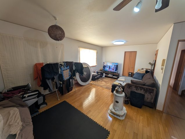 【居間・リビング】 | 鎌ヶ谷市東中沢4丁目　中古戸建て | リビング