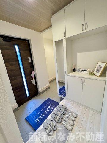 【新築】前橋市南町4丁目4期　限定1棟　グラファーレ　新築建売の玄関|シンプルで使いやすい玄関です