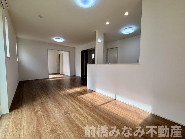 【新築】前橋市北代田町　限定1棟　ハートフルタウン　新築建売の居間・リビング|こちらのリビングで趣味の時間をお楽しみください
