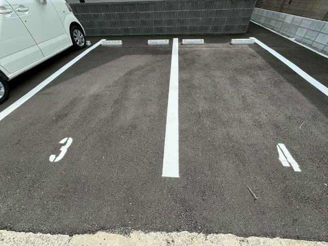 Meridiesの駐車場