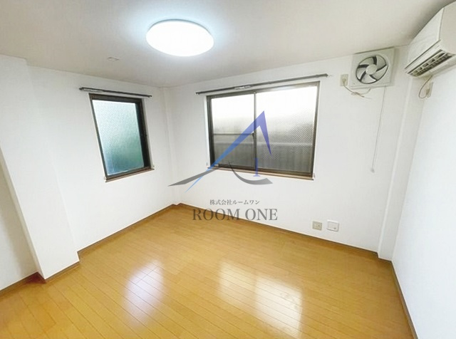 メゾン・エムの居間・リビング|洋室のお部屋です。