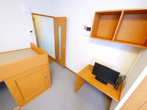 レオパレスルイソウの洋室|使い勝手のいい洋室です