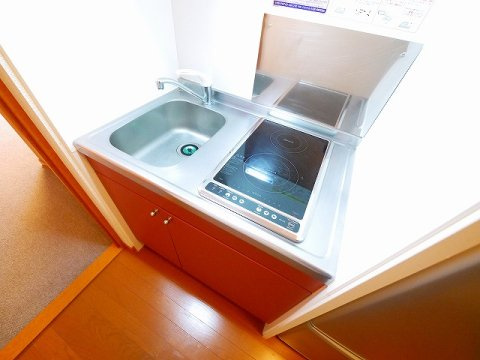 レオパレスルイソウのキッチン|きれいなキッチンです