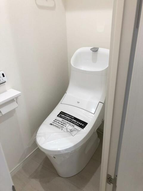 ウォシュレット付き節水トイレ