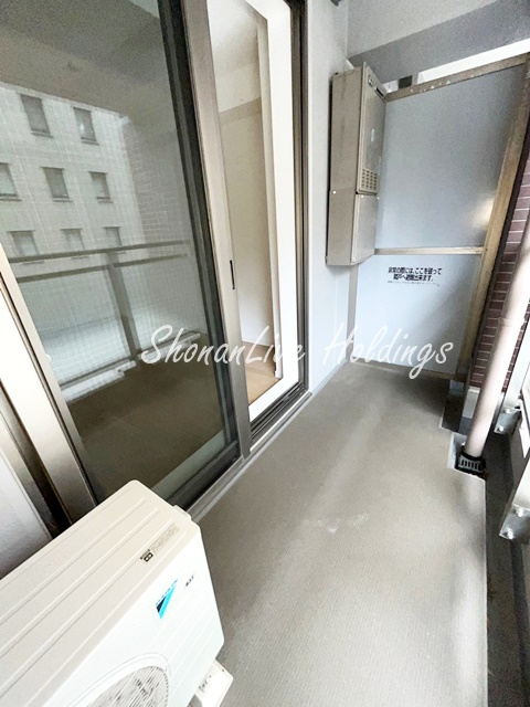 横浜市中区日本大通の賃貸マンションのバルコニー