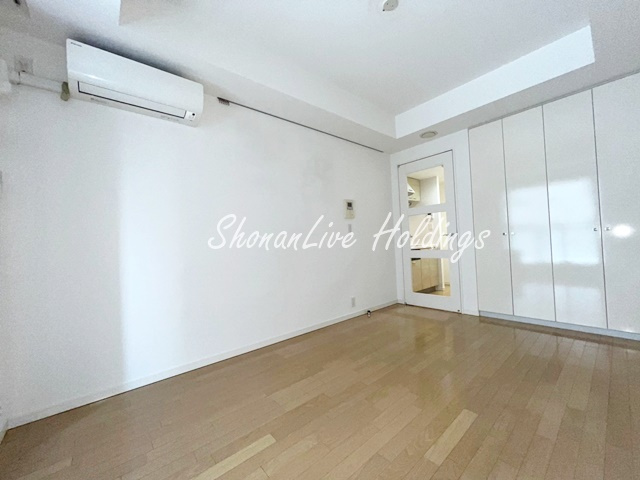 横浜市中区日本大通の賃貸マンションの居間・リビング|※同建物別号室