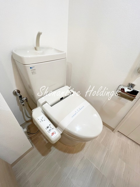 横浜市中区日本大通の賃貸マンションのトイレ|※同建物別号室