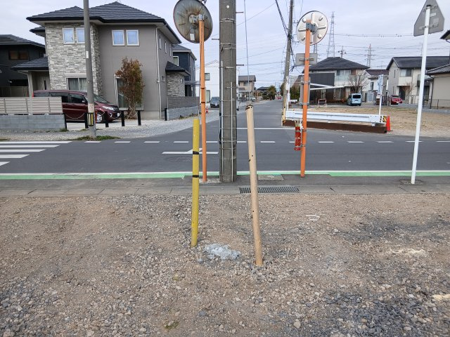 リーブルガーデン．S　熊谷末広第６　の前面道路含む現地写真|現地前面道路（2026年02月17日）撮影