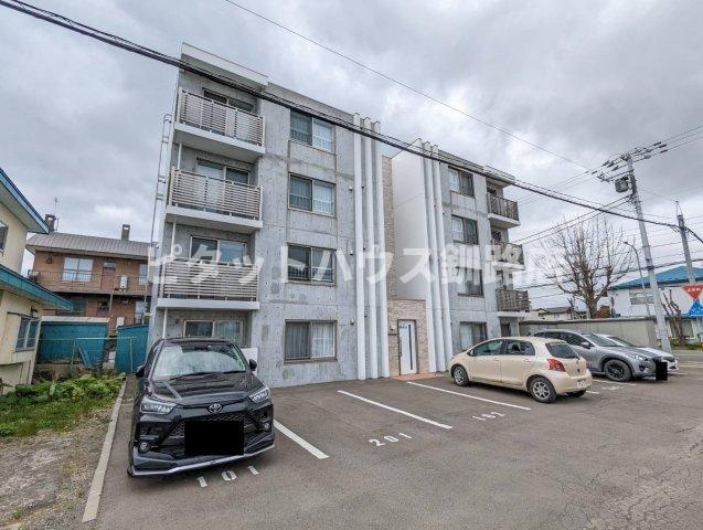 シャーウッドの駐車場