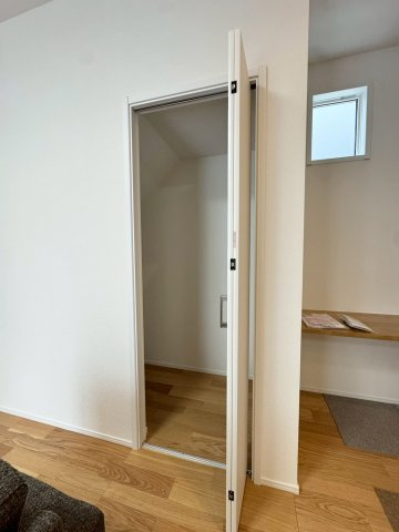 SUN COURTーサンコート－小倉南区東貫3丁目【小倉南区　新築戸建て】の収納|散らかりがちなリビングも収納があるのでスッキリ片付きます♪　【小倉南区　新築戸建て】