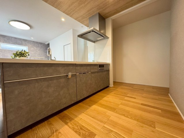 SUN COURTーサンコート－小倉南区東貫3丁目【小倉南区　新築戸建て】のキッチン|リクシルのお洒落なシステムキッチン♪　【小倉南区　新築戸建て】