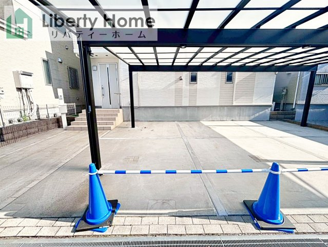 牛久市刈谷町2丁目　中古戸建の駐車場