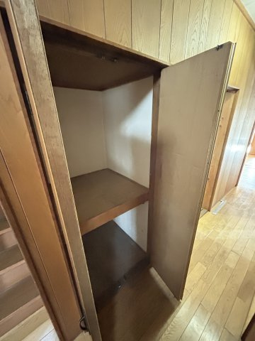 富木島町伏見四丁目貸家の収納