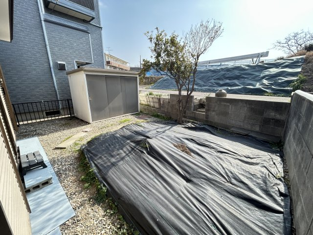 富木島町伏見四丁目貸家の庭