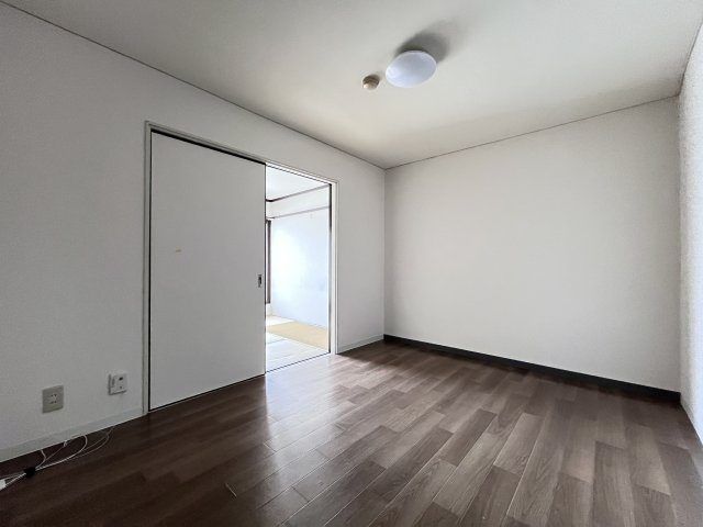 スポール南住吉の洋室