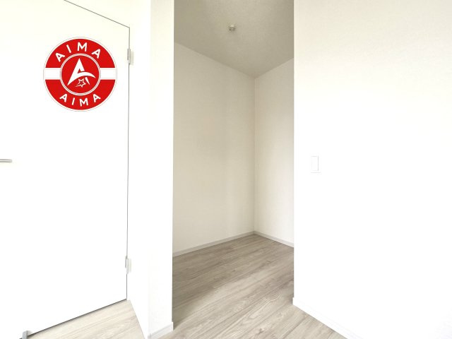 糟屋郡宇美町宇美東3丁目第3-3棟（2号棟）　の収納|洋服や大きな荷物が多い方や人数の多いご家族などは、一般的なクローゼットよりもウォークインクローゼットのほうが使い勝手が良いです。