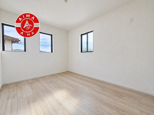 糟屋郡宇美町宇美東3丁目第3-3棟（2号棟）　の洋室|採光良好な洋室は全居室、複層ガラスの遮熱効果と断熱効果で、一年中快適に過ごせます。