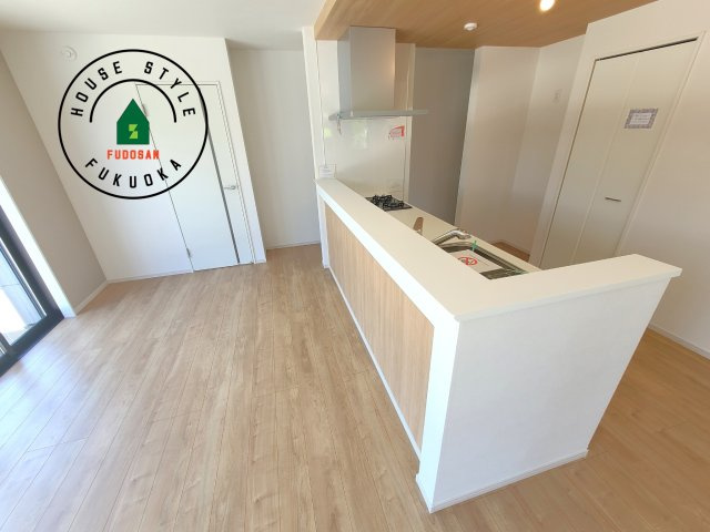 糟屋郡宇美町宇美東3丁目第3-3棟（2号棟）　の内観：施工例|キッチンから立ち込める香りが今日の料理を期待させます。