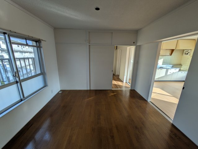 西遊馬団地６号棟の洋室