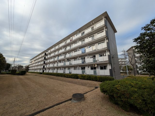 西遊馬団地６号棟