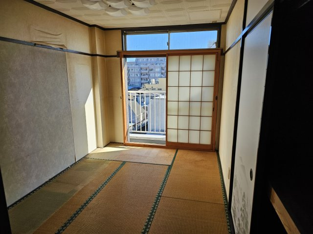 メゾン尾久の和室