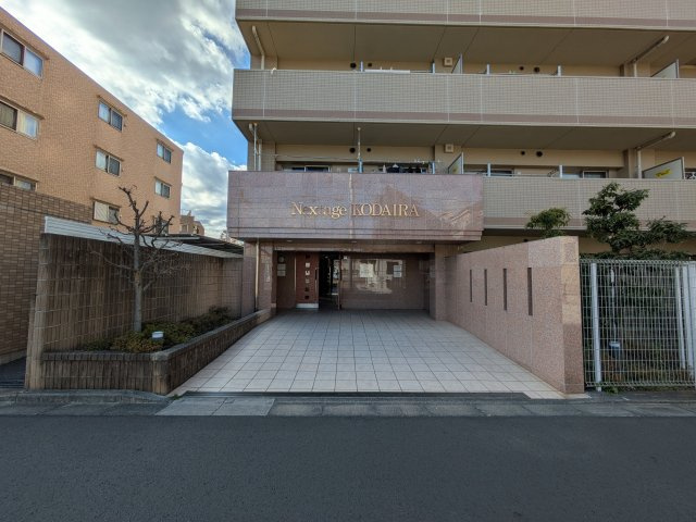 ネクステージ小平のエントランス