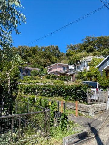 金沢区六浦東１丁目の前面道路含む現地写真|西側道路