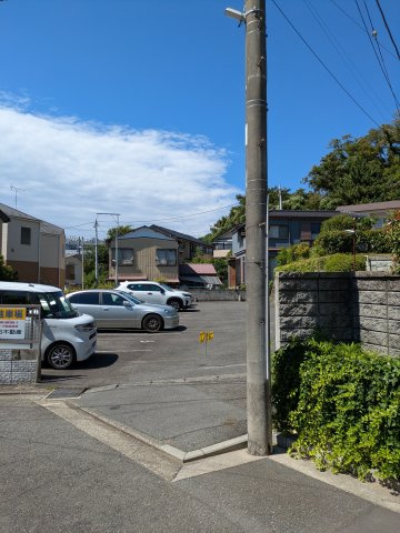 金沢区六浦東１丁目の前面道路含む現地写真|前面南東から