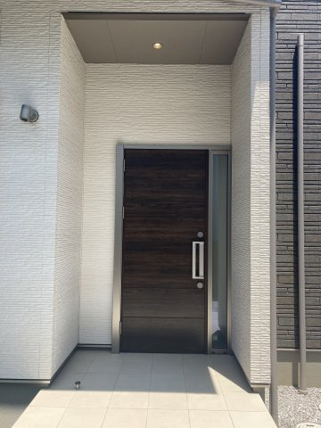 比企郡吉見町東野１丁目の玄関