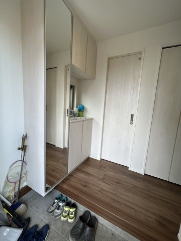 新座市石神５丁目の玄関