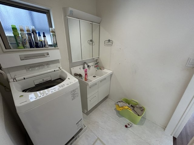 新座市石神５丁目の洗面所