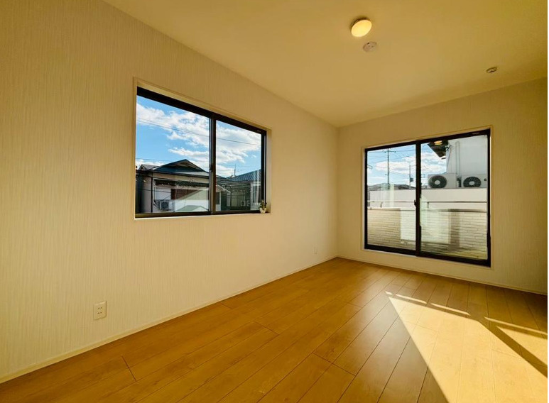 箕面市粟生新家３丁目　中古戸建の洋室