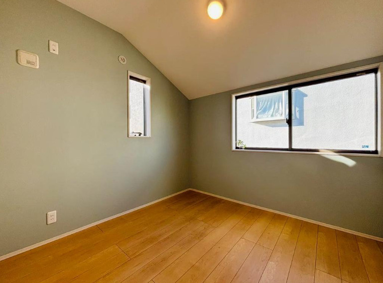 箕面市粟生新家３丁目　中古戸建の洋室