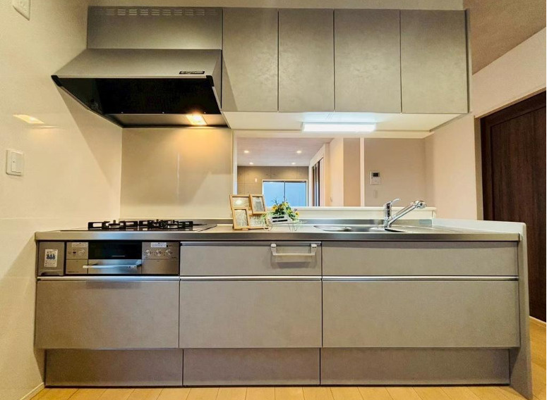 箕面市粟生新家３丁目　中古戸建のキッチン