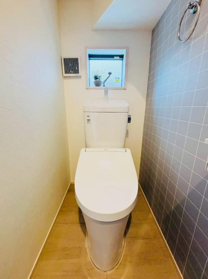 箕面市粟生新家３丁目　中古戸建のトイレ