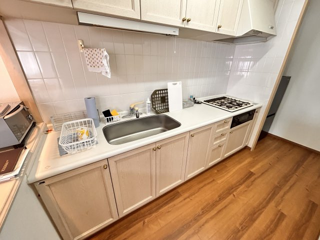 マリンリゾートOOI大井のキッチン|キッチン☆　便利な三口コンロ♪