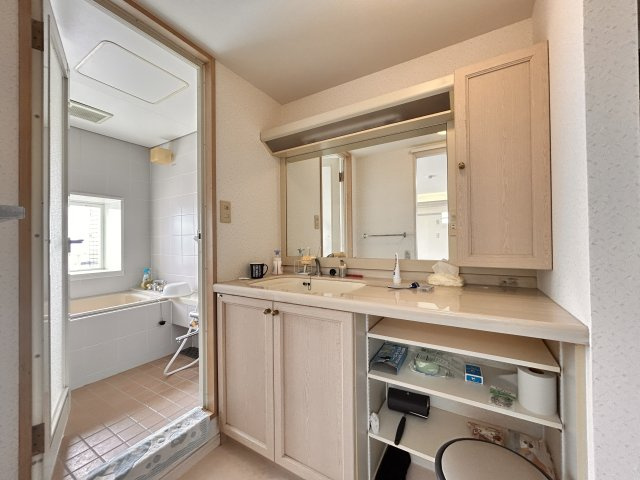 マリンリゾートOOI大井の洗面所|洗面！　収納豊富です♪