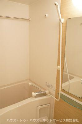 リブリ・こでまりの浴室