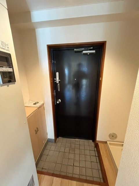 夕月ビルの玄関