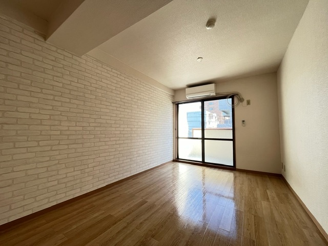 夕月ビルの居間・リビング