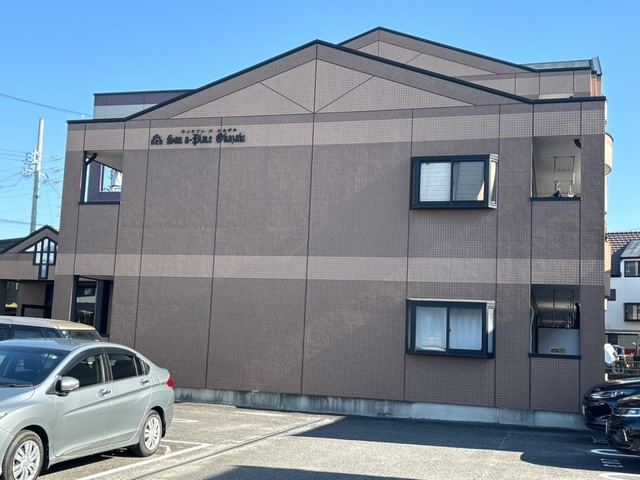 サンタプレイス岡崎の駐車場