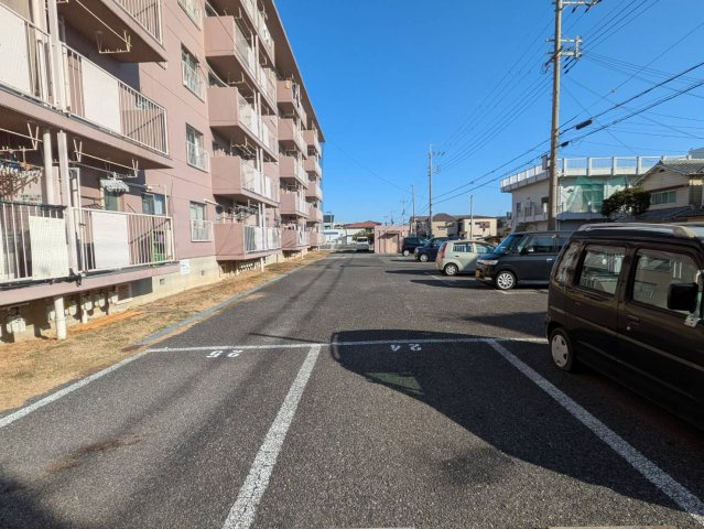 厚生年金住宅の駐車場