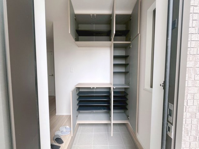 ハートフルタウン読谷村上地　A号棟の収納|玄関収納