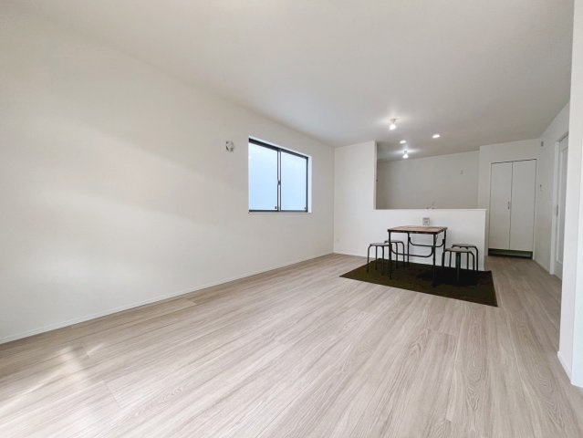 ハートフルタウン読谷村上地　A号棟の居間・リビング|LDK16帖