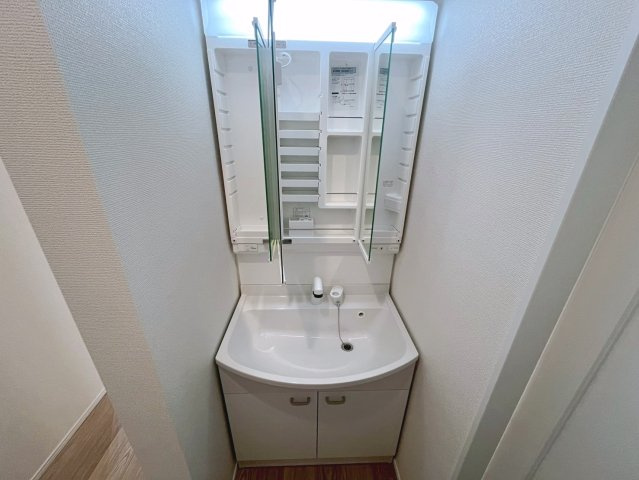 ハートフルタウン読谷村上地　A号棟の独立洗面台