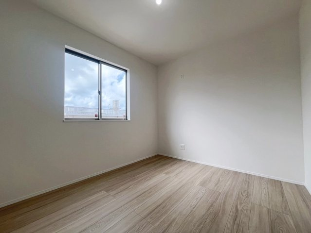 ハートフルタウン読谷村上地　A号棟の洋室|6帖