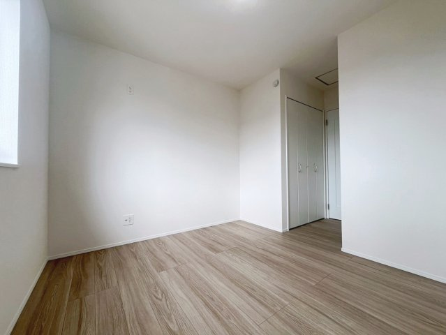 ハートフルタウン読谷村上地　A号棟の洋室|6帖