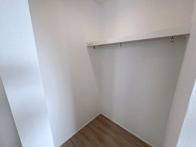 ハートフルタウン読谷村上地　A号棟の収納|ウォークインクローゼット