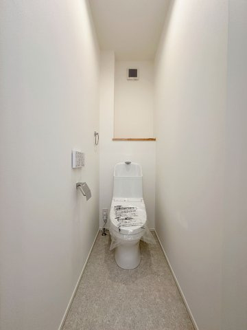 安佐南区上安1丁目No.Bのトイレ|1階ウォシュレットトイレ☆
各階にウォシュレットトイレがついています♪